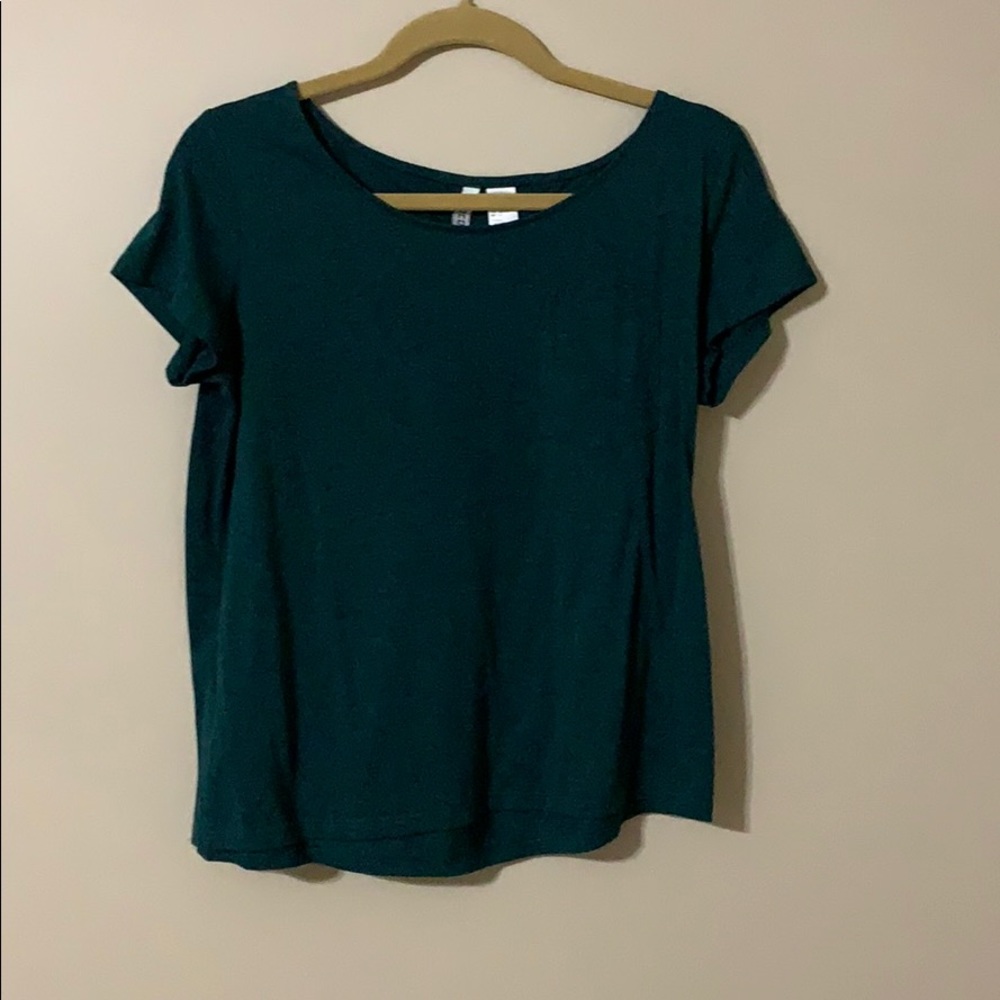 H & M size S basic tee